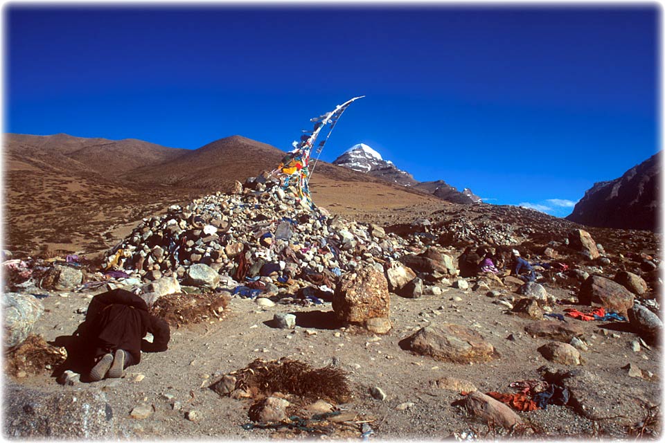 this is the first point where pilgrims prostrate towards Kailash