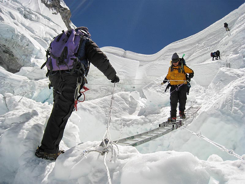 Tawa crosses the changing ladder